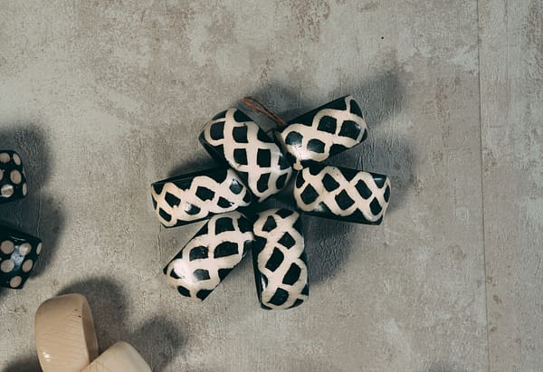 BATIK BONE NAPKIN RINGS (SET OF 6) - KENYA - Image 2